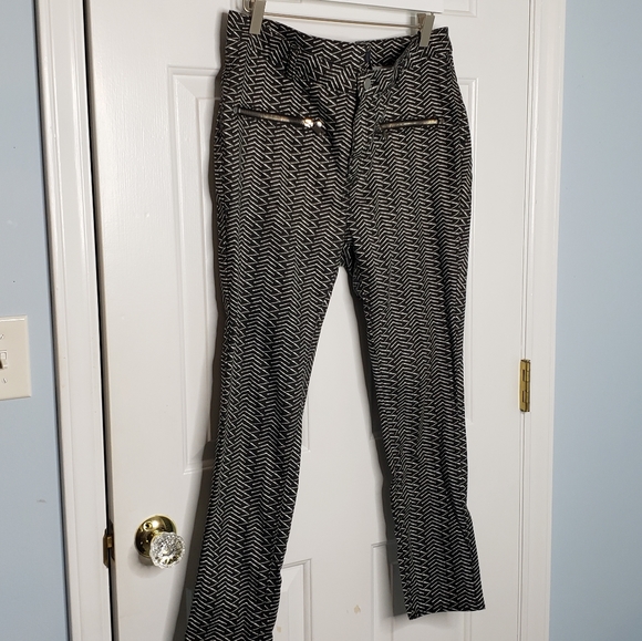 Ellos stretch slim leg ankle pants bold blk & white zig-zag pattern zipper dets - Picture 3 of 12
